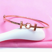 Κομψό γυναικείο βραχιόλι - σε χρυσό χρώμα