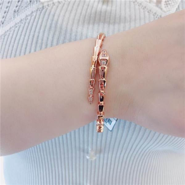 Γυναικείο ατσάλινο βραχιόλι με πέτρες