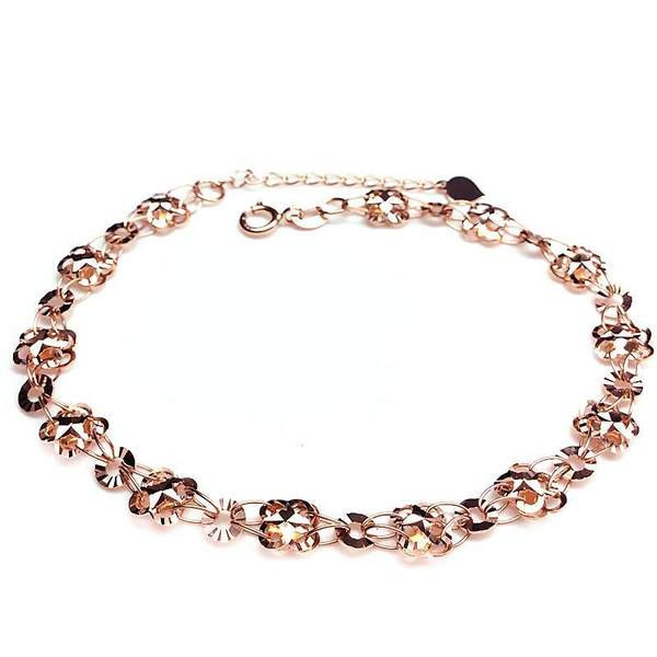 Stiilne metallist elementidega naiste käevõru