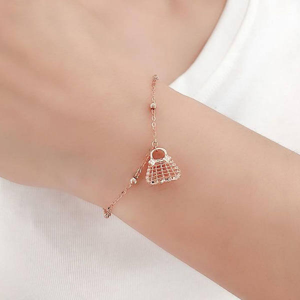 Κομψό γυναικείο βραχιόλι με μενταγιόν