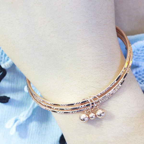 Комплект дамски гривни с висулка