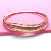 Дамска стилна гривна с камъни