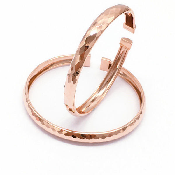 Модерна дамска златиста гривна тип колба