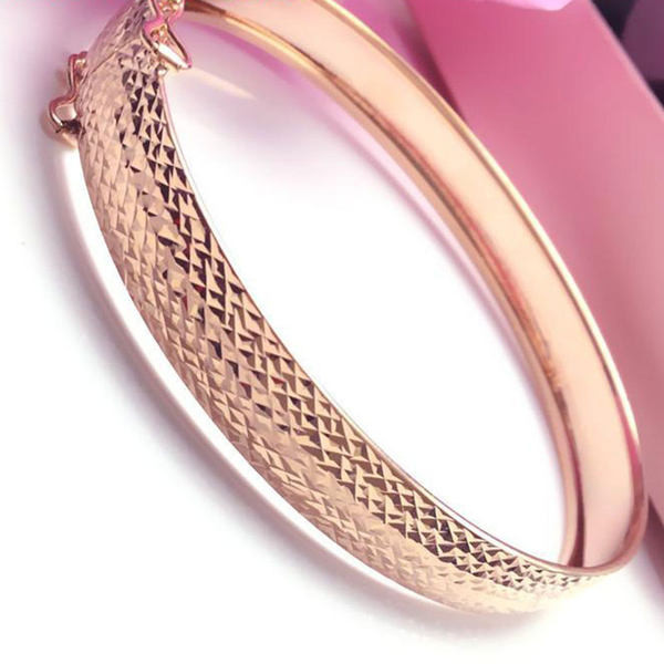 Naiste käevõru - kuldset värvi