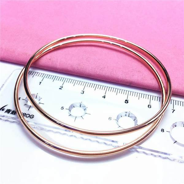 Изчистен модел дамска гривна