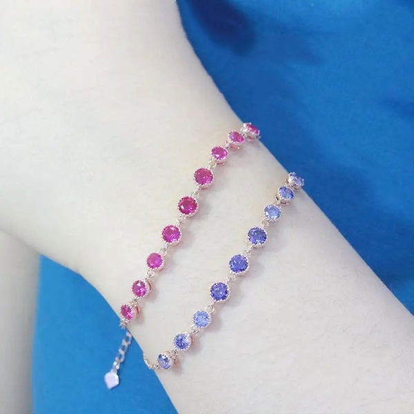 Дамска гривна- с камъни