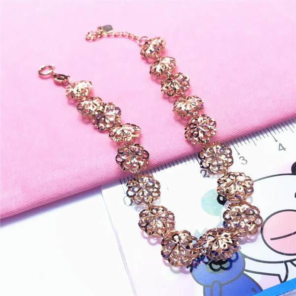 Дамска гривна в златист цвят -регулируема