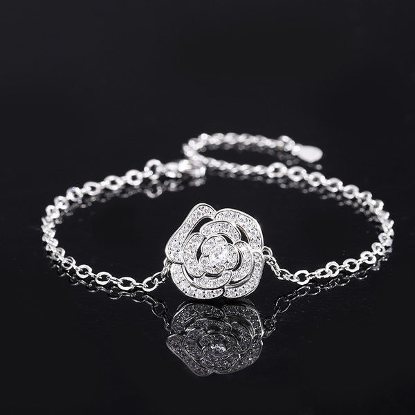 Дамска регулируема гривна с роза и камъни