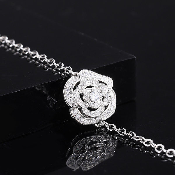 Дамска регулируема гривна с роза и камъни