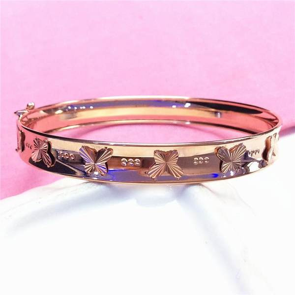 Naiste metallist elementidega käevõru