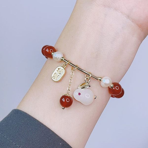 Дамска гривна с висулки и цветни мъниста