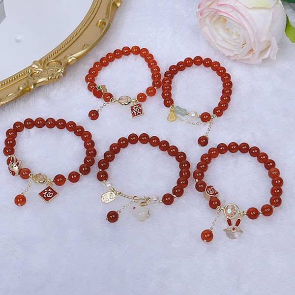 Дамска гривна с висулки и цветни мъниста