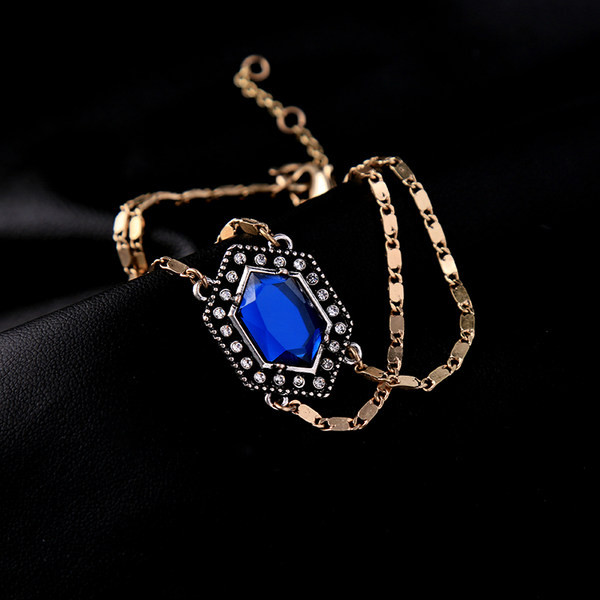 Γυναικείο βραχιόλι σε διάφορα μοντέλα με διακοσμητικές πέτρες