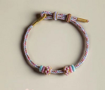 Дамска гривна с - метална висулка 