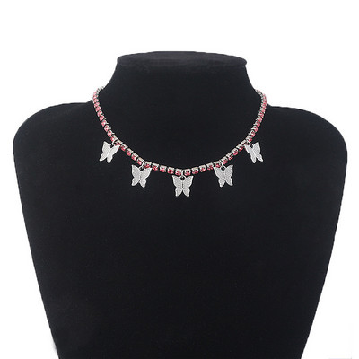 Дамска гривна с метална декорация 