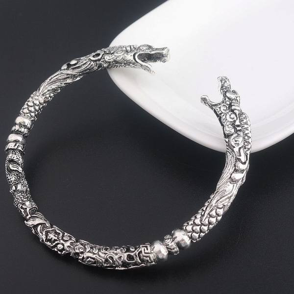 Дамска гравирана гривна в сребрист цвят