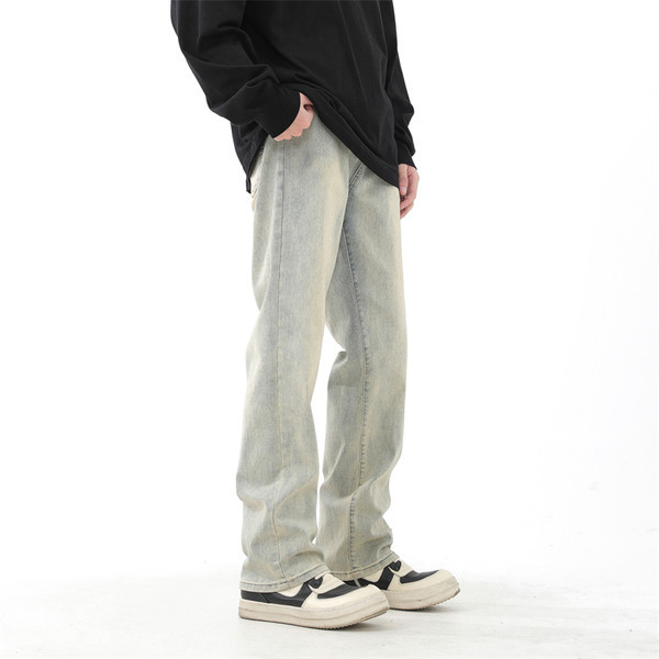 Paprasti džinsai tiesiomis kojomis vyrams su kišenėmis