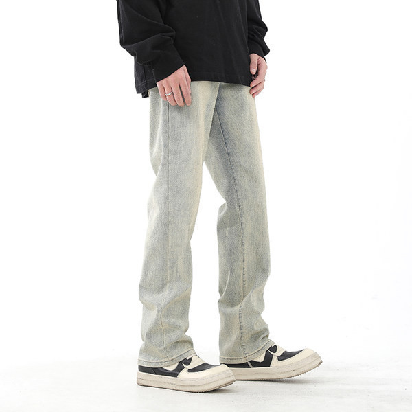 Paprasti džinsai tiesiomis kojomis vyrams su kišenėmis