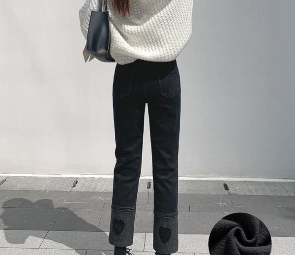 Ležerne traperice crne boje za žene