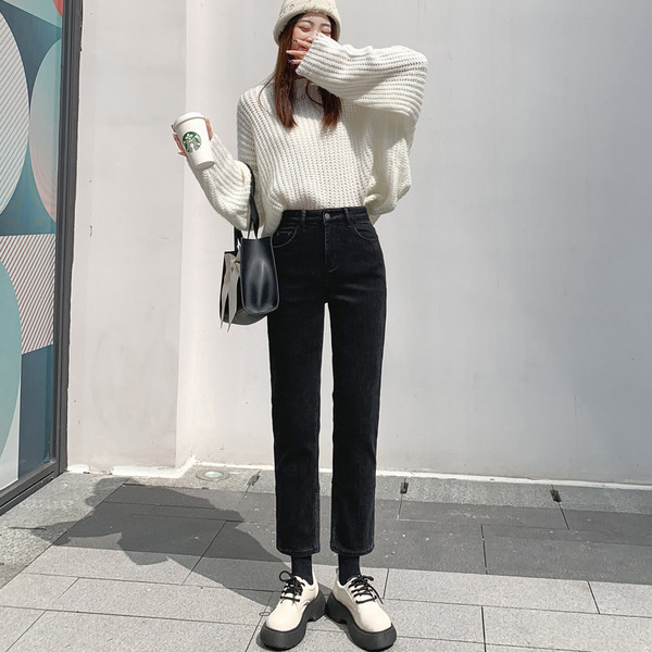 Ležerne traperice crne boje za žene