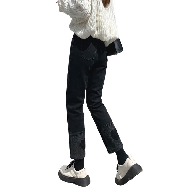 Ležerne traperice crne boje za žene