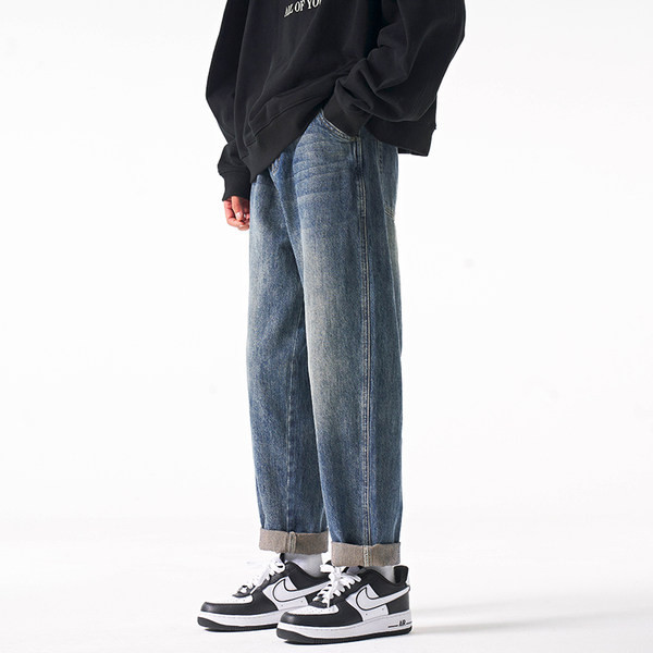 Blugi barbatesti cu buzunar - model lat