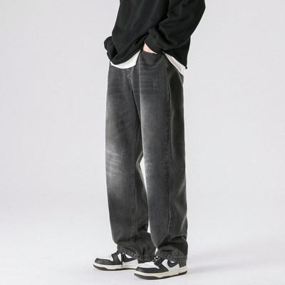 Model larg de blugi barbatesti - cu buzunar