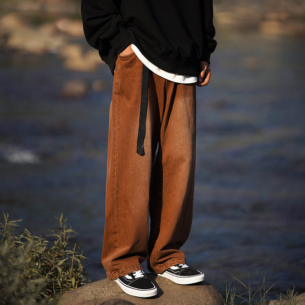 Mitmes värvitoonis vabaaja meeste laia säärega teksad