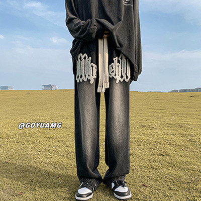 Ανδρικό τζιν - με στάμπα και κορδόνια