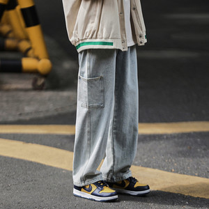 Ρετρό ανδρικό φαρδύ τζιν και τζιν