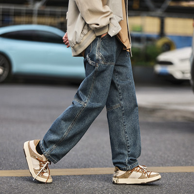 Ρετρό ανδρικό φαρδύ τζιν και τζιν