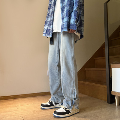 Ležerne traperice ravnih nogavica s razdvojenim nogavicama