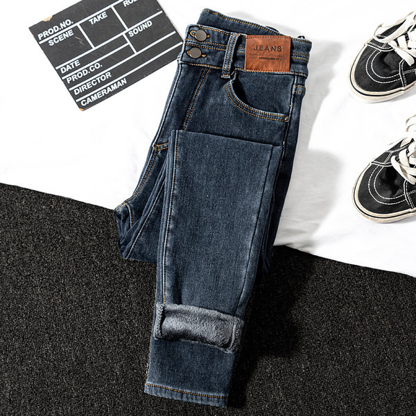 Naiste liibuvad teksad voodriga või ilma