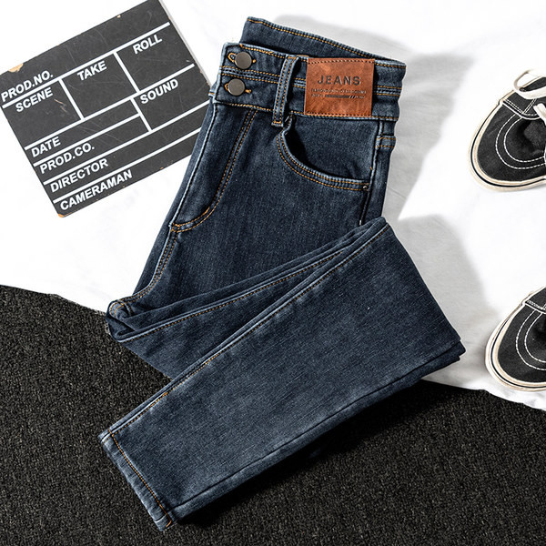 Naiste liibuvad teksad voodriga või ilma