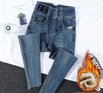 Εφαρμοσμένο γυναικείο τζιν με ή χωρίς φόδρα