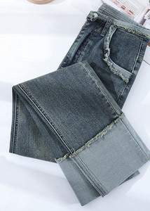 Praegused taskuga naiste teksad