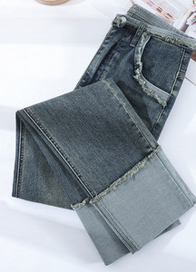 Praegused taskuga naiste teksad