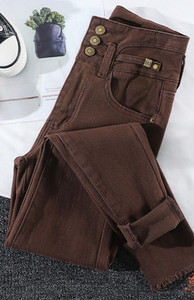 Ležerne ženske traperice - s visokim strukom i gumbima