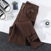 Ležerne ženske traperice - s visokim strukom i gumbima