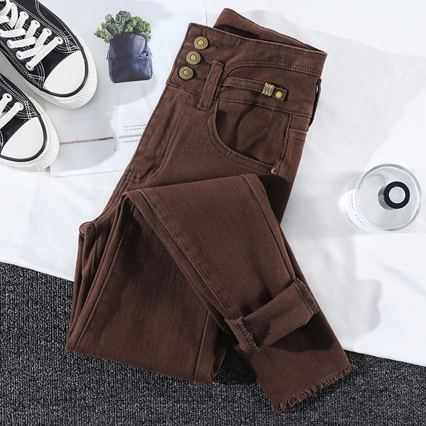 Ležerne ženske traperice - s visokim strukom i gumbima