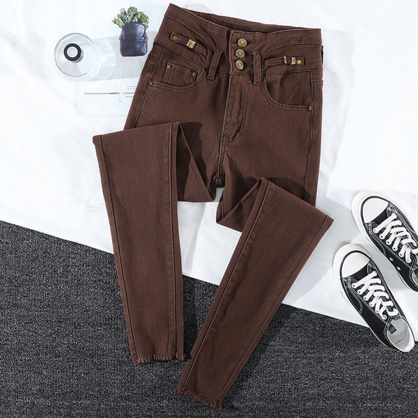 Ležerne ženske traperice - s visokim strukom i gumbima