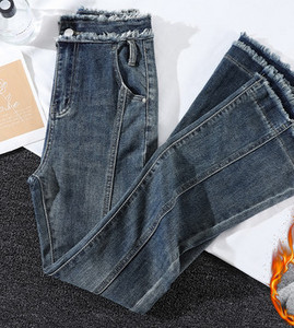 Γυναικείο τζιν με κούμπωμα με κουμπί