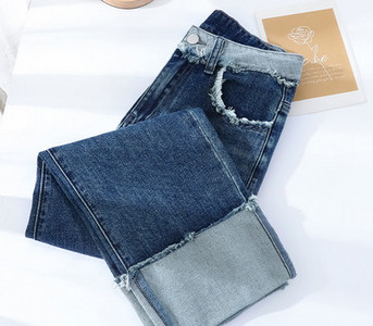 Γυναικείο casual τζιν με σκισμένα μοτίβα