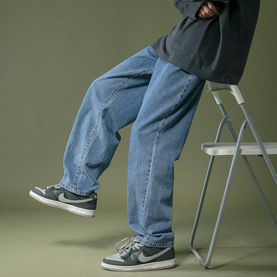 Blugi barbati uni model drept cu buzunar