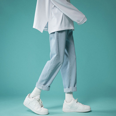 Tumedas ja heledas toonis vabaaja meeste teksad