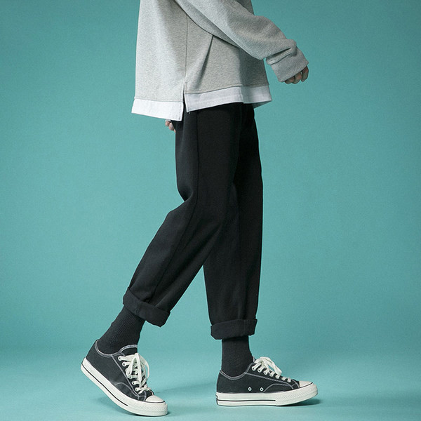 Tumedas ja heledas toonis vabaaja meeste teksad