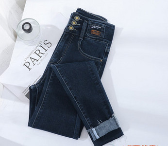 Γυναικείο ρετρό τζιν με ψηλόμεσο λεπτό μοντέλο