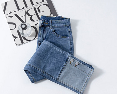 Μοντέρνο γυναικείο τζιν με ψηλόμεσο - μαύρο και μπλε χρώμα