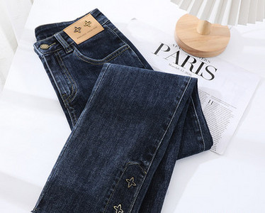 Stiilsed naiste teksad - tikandiga