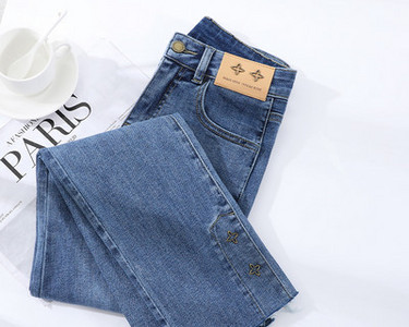 Stiilsed naiste teksad - tikandiga